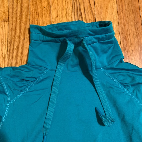 Athletic pull-over. - Picture 2 of 3